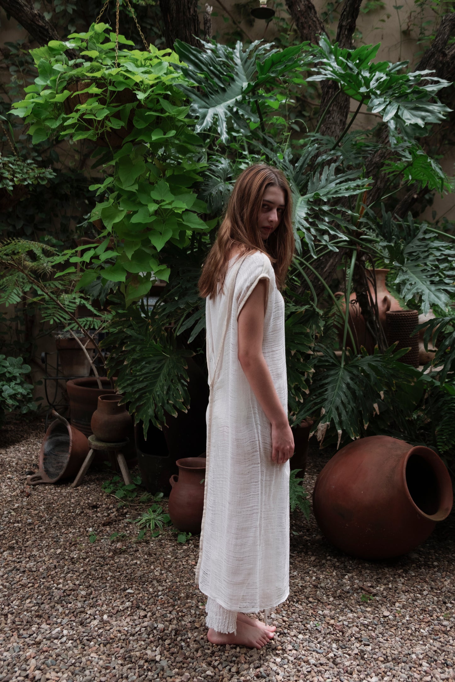 Vestido telar de pedal abierto, escote espalda