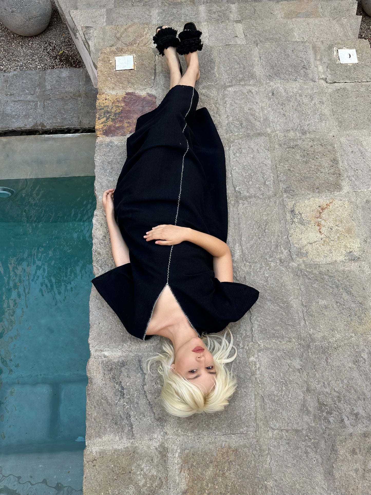 Huipil de telar de pedal con unión hecha a mano