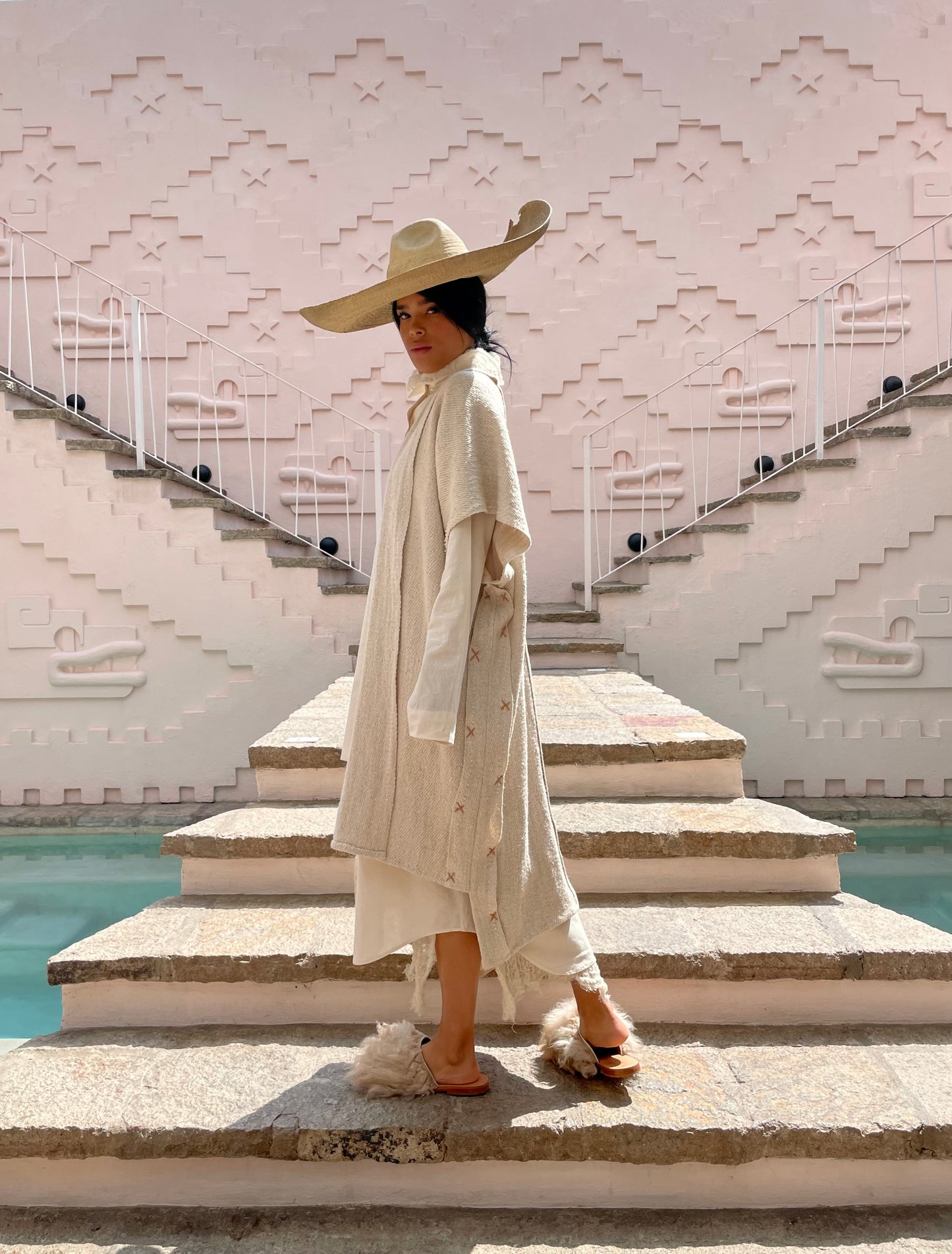 Poncho de jerga largo con cruces