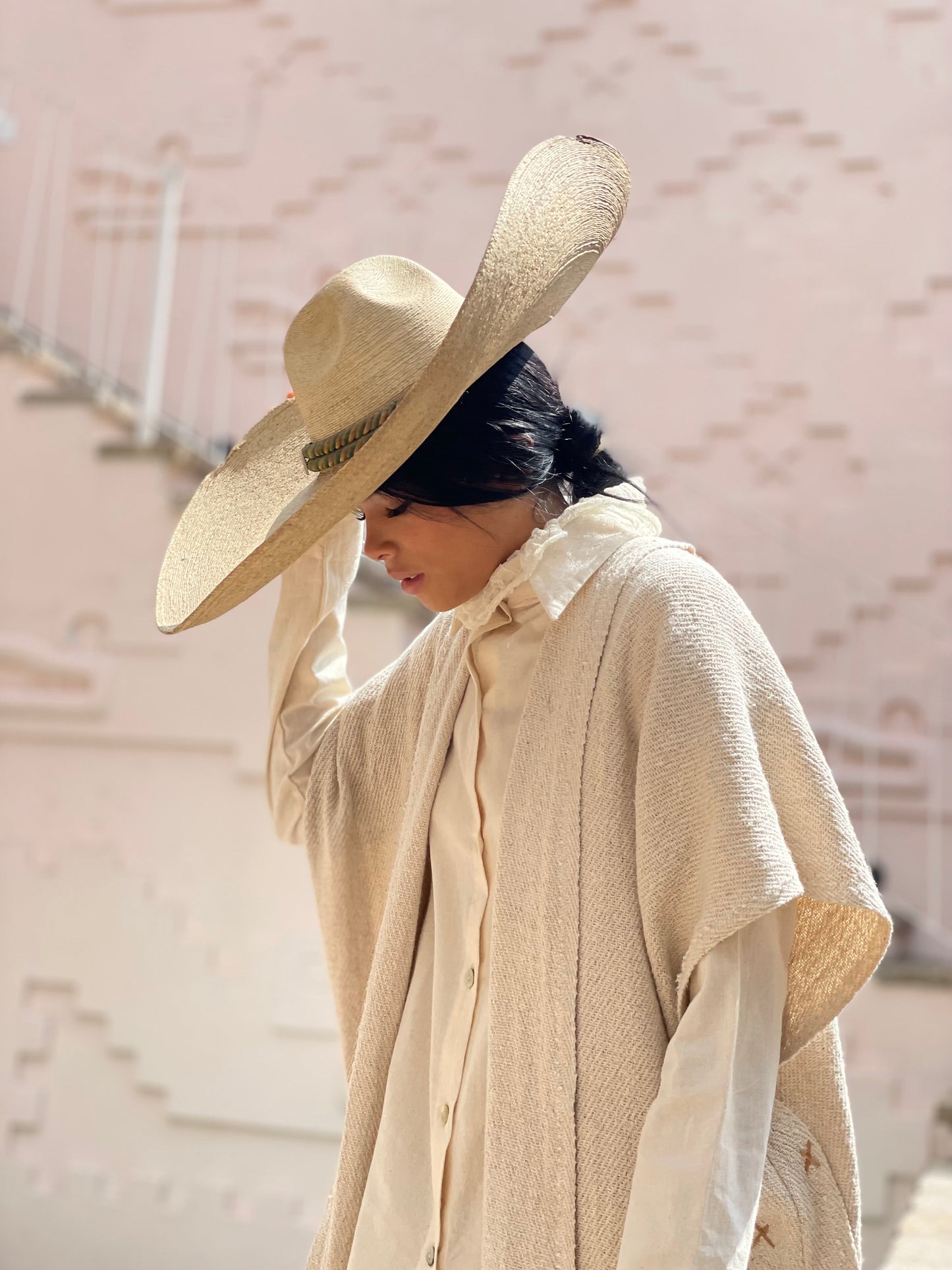 Poncho de jerga largo con cruces