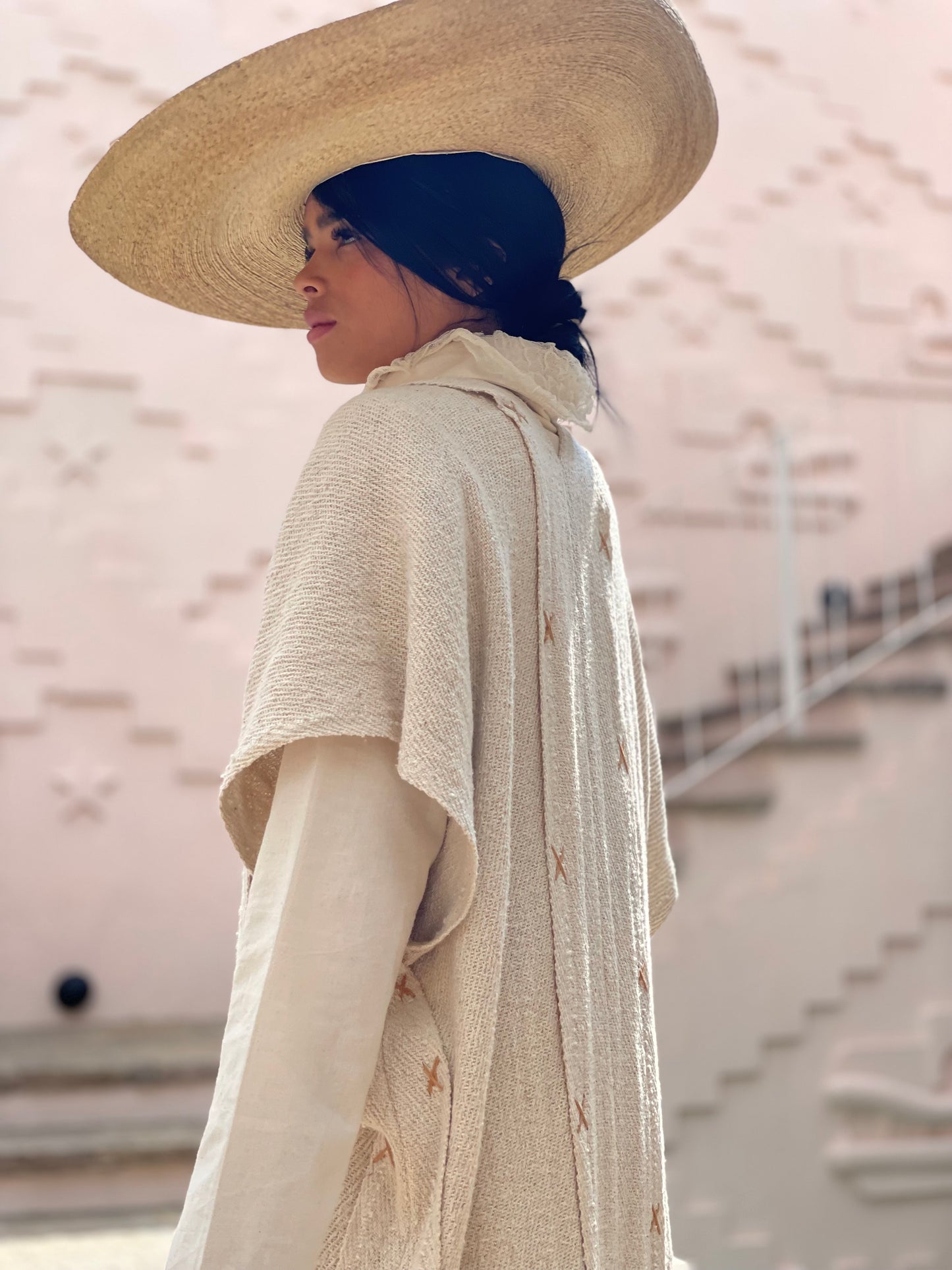 Poncho de jerga largo con cruces