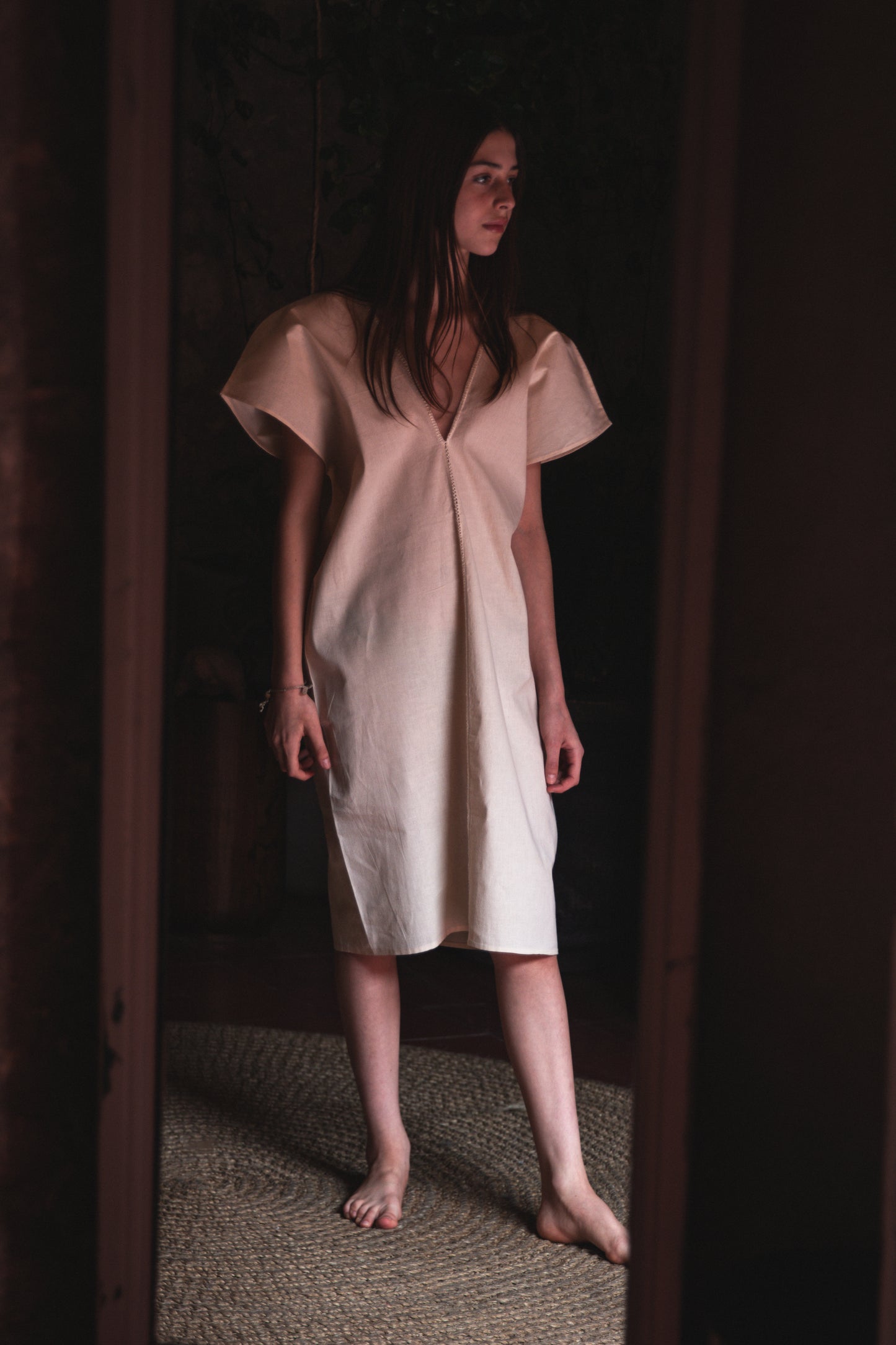 Huipil corto de manta cocido a mano