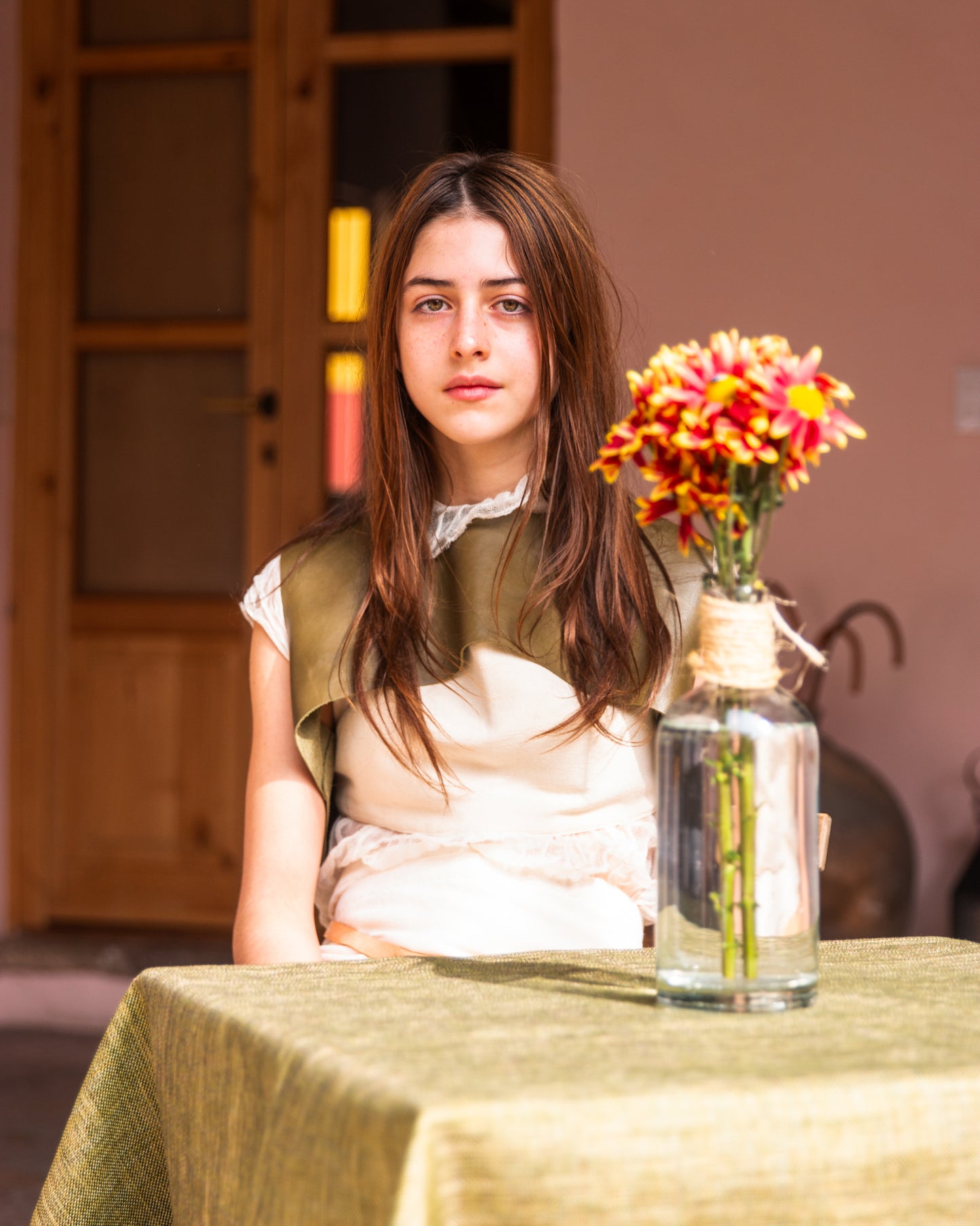 Chaleco de piel color verde corto